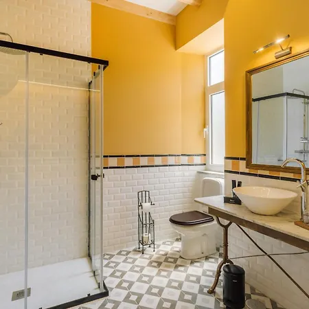 Отель Palacete Do Guerreiro Charme & Оливейра-ду-Ошпитал