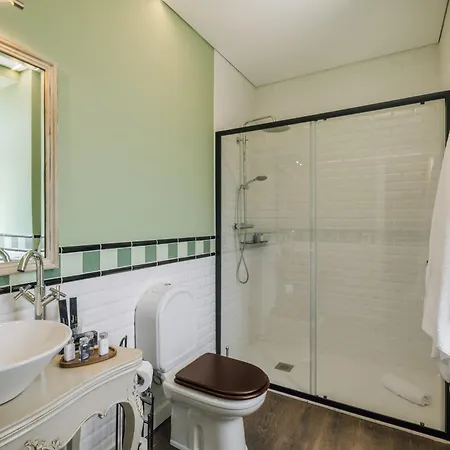 Palacete Do Guerreiro Charme & Отель Оливейра-ду-Ошпитал